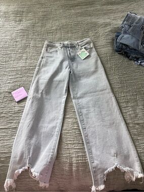 KanCan Light Gray Wide-Leg Frayed Hem Jeans